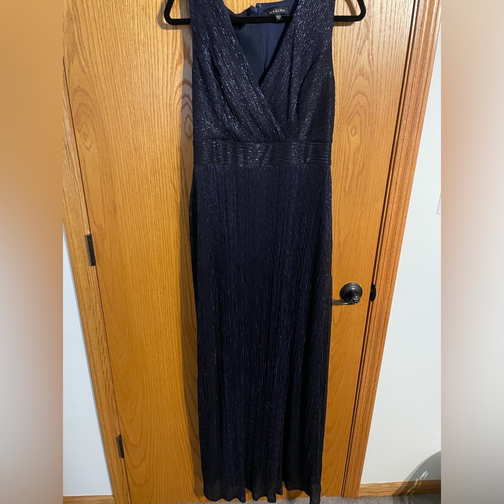 Navy blue stretchy gown, worn once to wedding size 14